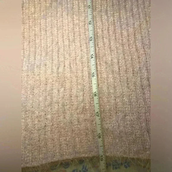 Pink mini skirt fuzzy sweater material size small - Picture 12 of 14